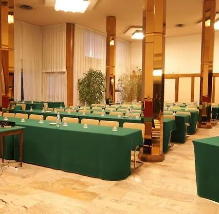 فندق Grand Golf 4*